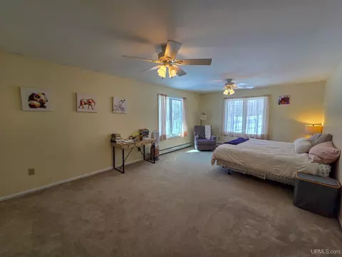 Bedroom - e9915 Old Indiantown Road, Munising, MI 49862 photo 3 of 8