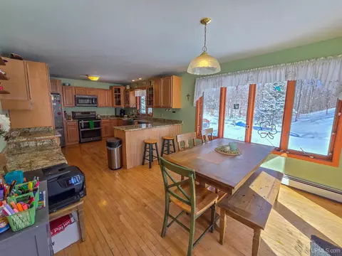 Kitchen - e9915 Old Indiantown Road, Munising, MI 49862 photo 5 of 5