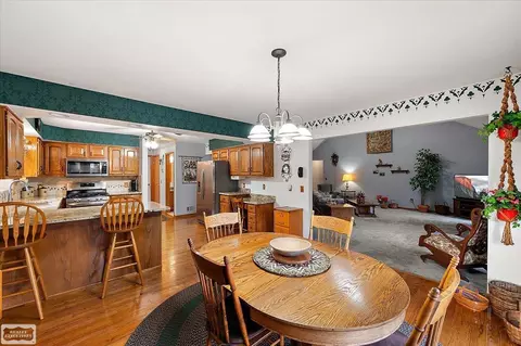 Dining - 17331 Lorraine, Macomb, MI 48044 photo 2 of 2