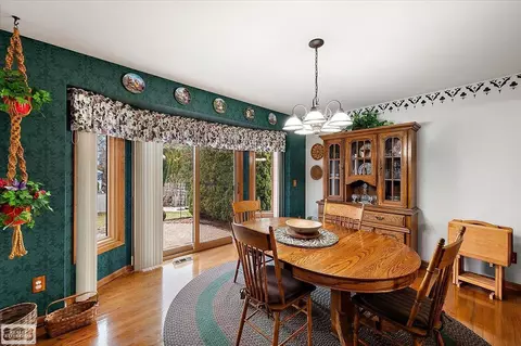 Dining - 17331 Lorraine, Macomb, MI 48044 photo 1 of 2