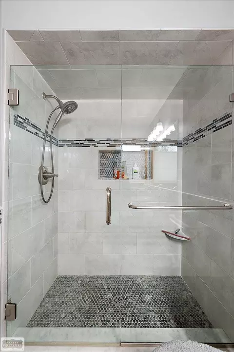 Bath - 17331 Lorraine, Macomb, MI 48044 photo 7 of 10
