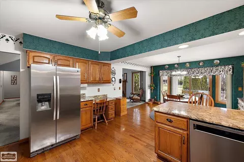 Kitchen - 17331 Lorraine, Macomb, MI 48044 photo 3 of 4