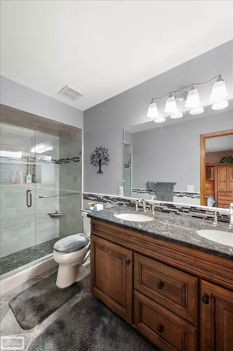 Bath - 17331 Lorraine, Macomb, MI 48044 photo 6 of 10