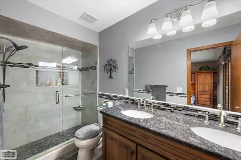 Bath - 17331 Lorraine, Macomb, MI 48044 photo 5 of 10