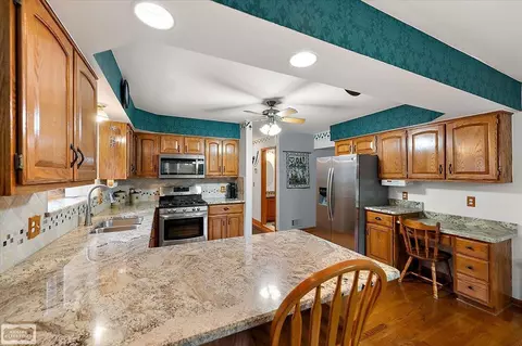Kitchen - 17331 Lorraine, Macomb, MI 48044 photo 2 of 4