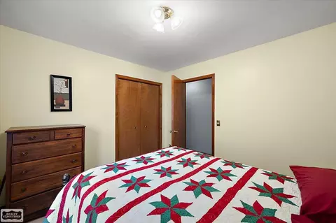 Bedroom - 17331 Lorraine, Macomb, MI 48044 photo 4 of 6