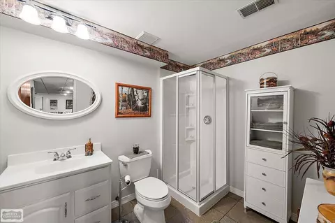 Bath - 17331 Lorraine, Macomb, MI 48044 photo 9 of 10