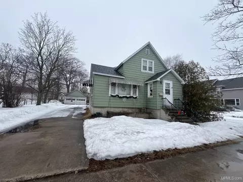 412 Minneapolis, Gladstone, MI 49837