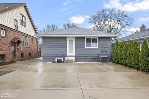 Exterior - 771 Saint Clair, Grosse Pointe, MI 48230 photo 3 of 6