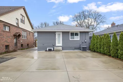 Exterior - 771 Saint Clair, Grosse Pointe, MI 48230 photo 4 of 6