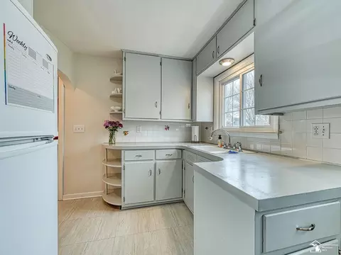 Kitchen - 365 Sidney, Dundee, MI 48131 photo 2 of 4