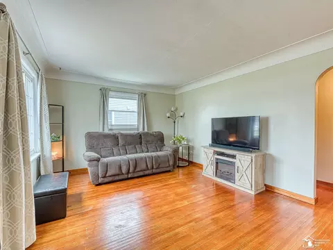 Living - 365 Sidney, Dundee, MI 48131 photo 3 of 5