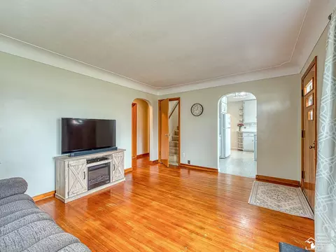 Living - 365 Sidney, Dundee, MI 48131 photo 5 of 5