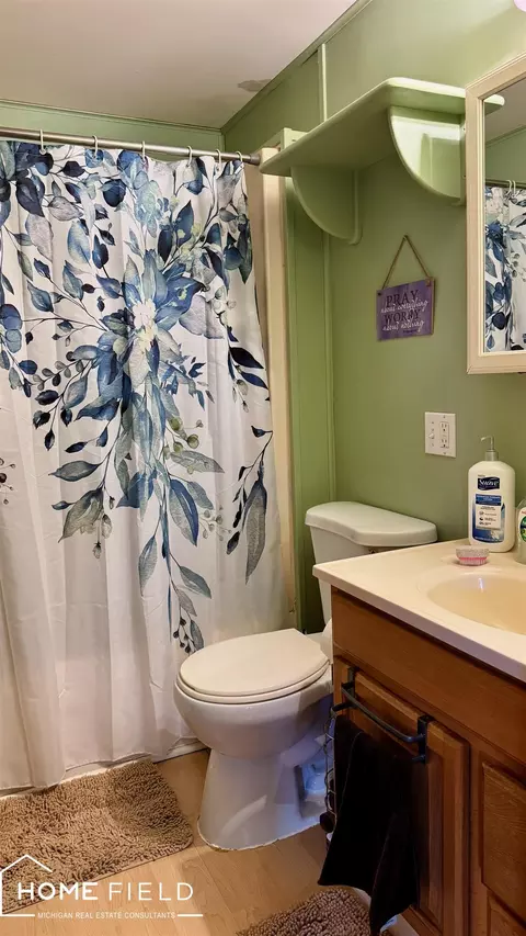 Bath - 3300 E Lansing, Bancroft, MI 48414 photo 1 of 2