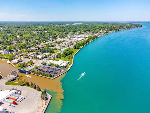 View/Area - 669 N Riverside #4, Saint Clair, MI 48079 photo 7 of 9