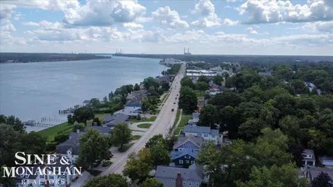 View/Area - 669 N Riverside #4, Saint Clair, MI 48079 photo 2 of 9