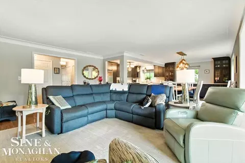 Living - 669 N Riverside #4, Saint Clair, MI 48079 photo 2 of 3