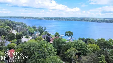 View/Area - 669 N Riverside #4, Saint Clair, MI 48079 photo 5 of 9