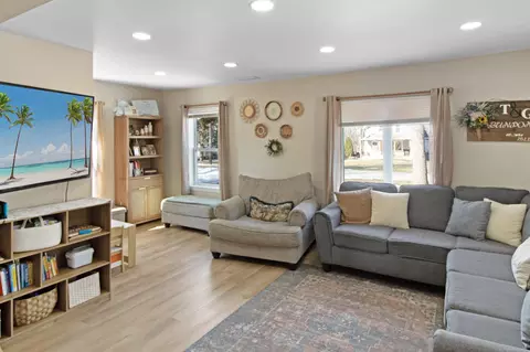 Living - 34720 W Maple, Memphis, MI 48041 photo 3 of 3