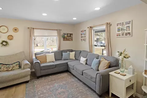 Living - 34720 W Maple, Memphis, MI 48041 photo 2 of 3