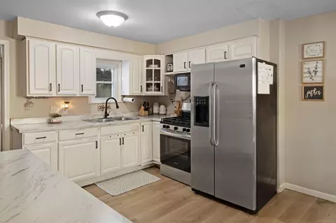 Kitchen - 34720 W Maple, Memphis, MI 48041 photo 1 of 2