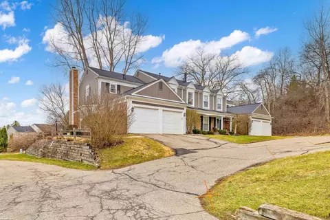 1395 Crescent, Rochester Hills, MI 48306