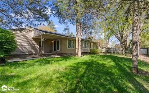 Exterior - 620 Carpenter, Flushing, MI 48433 photo 3 of 7
