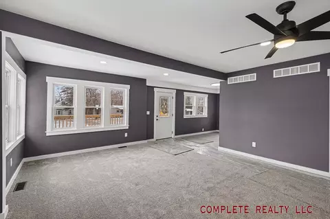 Living - 7069 E Atherton, Davison, MI 48423 photo 3 of 6
