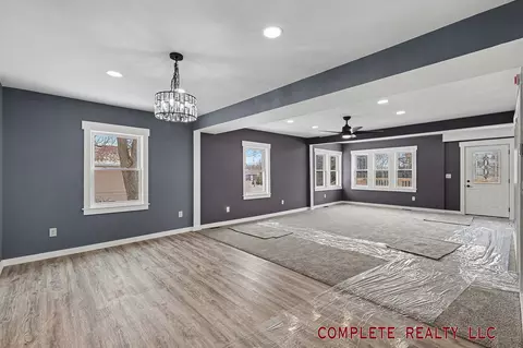 Living - 7069 E Atherton, Davison, MI 48423 photo 5 of 6