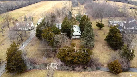 5489 Carleton Rockwood, South Rockwood, MI 48179