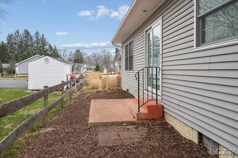 Exterior - 959 W Maumee #B, Adrian, MI 49221 photo 2 of 2