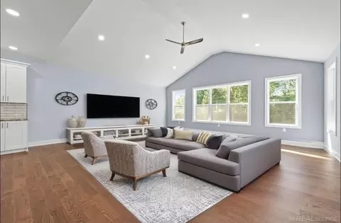 Living - 3200 Weidemann, Clarkston, MI 48348 photo 2 of 3