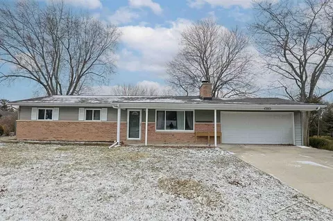 1841 Van Wagoner, Saginaw, MI 48638