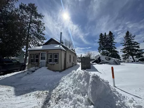 523 16th, Norway, MI 49870