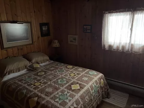 Bedroom - 11305 M-26, Eagle Harbor, MI 49950 photo 3 of 5