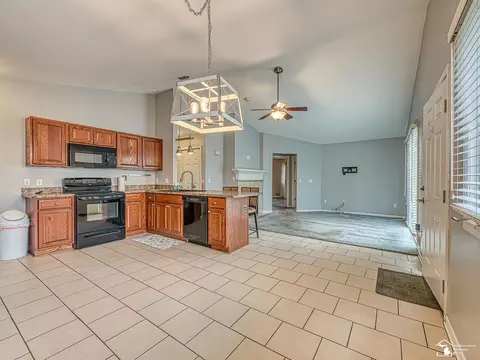 921 May, Monroe, MI 48161 photo 2