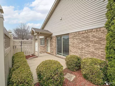 921 May, Monroe, MI 48161 photo 25