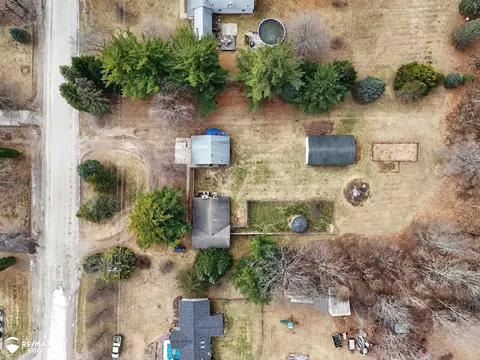 494 W Barnes Lk, Columbiaville, MI 48421