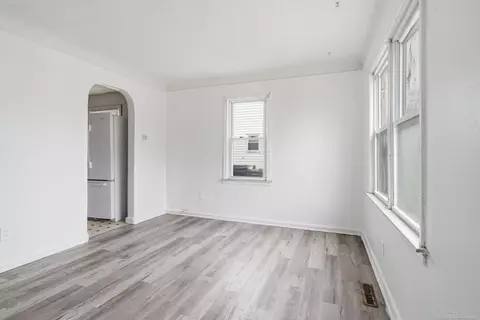 Living - 925 Leland, Flint, MI 48507 photo 2 of 3