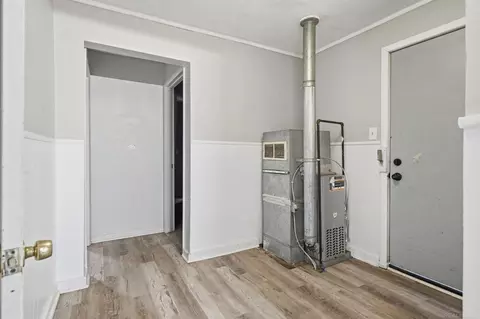 Entry Way - 925 Leland, Flint, MI 48507 photo 1 of 4