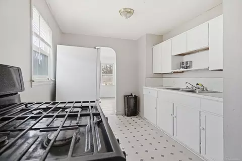 Kitchen - 925 Leland, Flint, MI 48507 photo 1 of 1