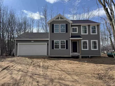 73 Royal Oak, Gladstone, MI 49837