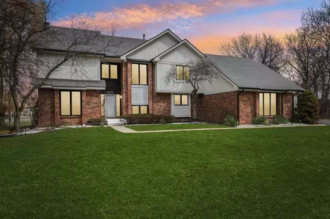 2932 Constitution, West Bloomfield, MI 48322