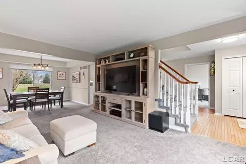 1808 Wind Dancer, Tecumseh, MI 49286 photo 3