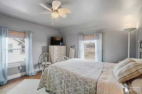 Bedroom - 924 Hawthorne, Temperance, MI 48182 photo 4 of 7