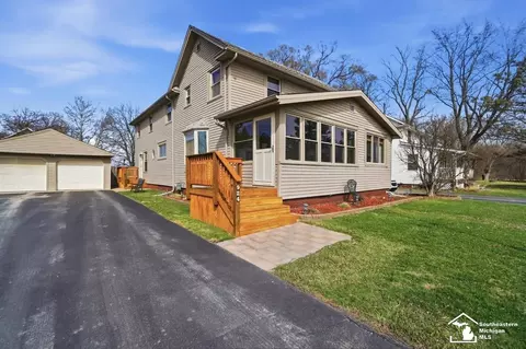 924 Hawthorne, Temperance, MI 48182