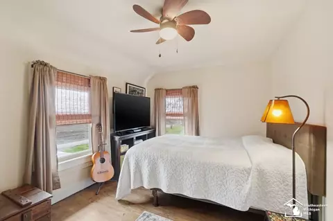 Bedroom - 924 Hawthorne, Temperance, MI 48182 photo 6 of 7