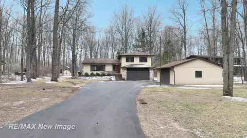 3664 E Jane, Midland, MI 48642