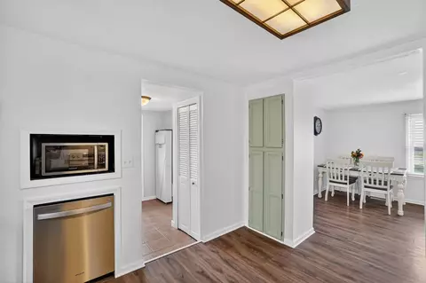 Entry Way - 5322 N Elms, Flushing, MI 48433 photo 3 of 4