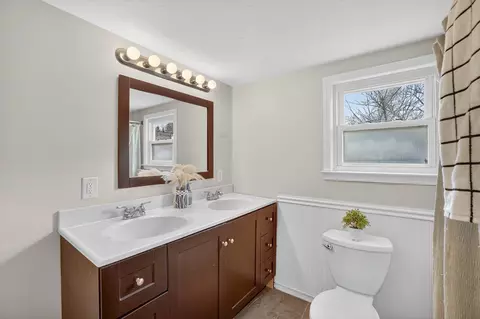 Bath - 5322 N Elms, Flushing, MI 48433 photo 1 of 2